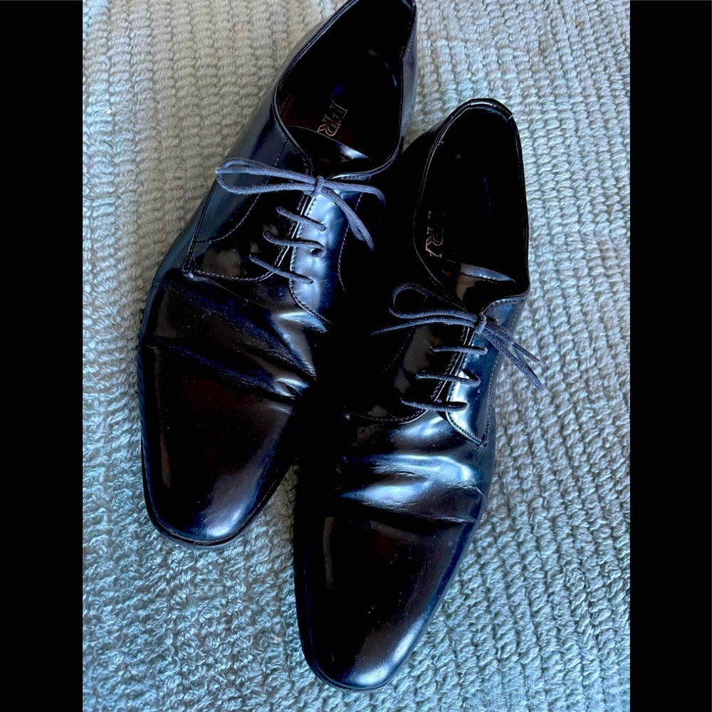Prada Men’s Lace up leather shoes Size 9